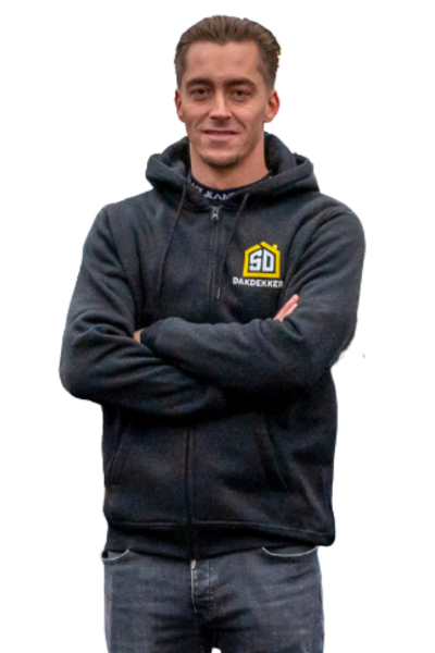 SD Dakdekker met gekruiste armen
